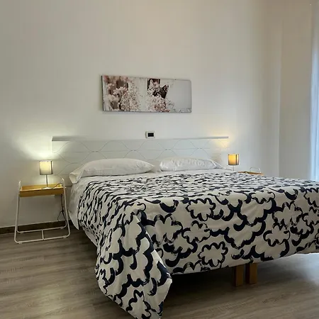 Cecile Hotel 2*