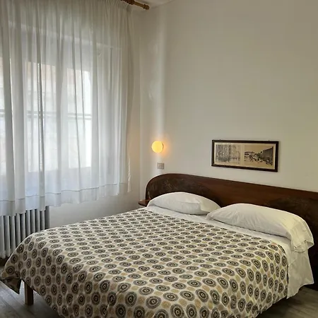Cecile Hotel 2*