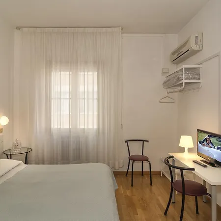 Hotel Cecile