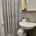 Cecile Hotel 2*