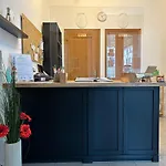 Hotel Cecile