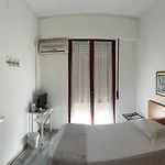 Cecile Hotel 2*