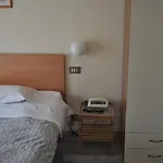 Cecile Hotel 2*