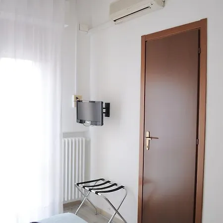 Cecile Hotel