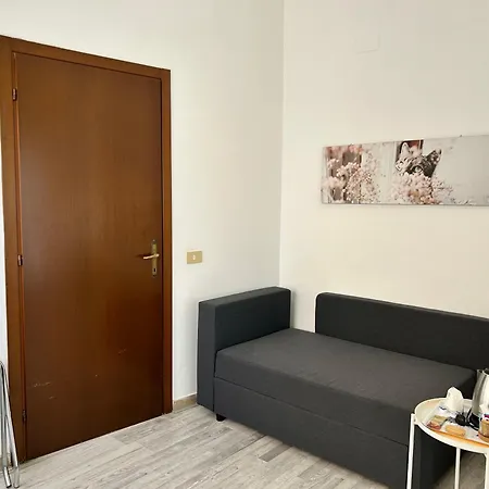 Cecile Hotel 2*