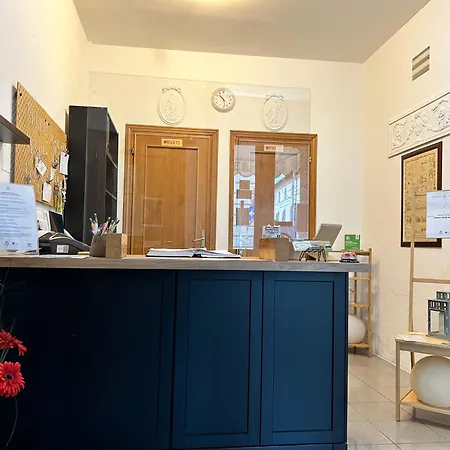 Hotel Cecile 2*
