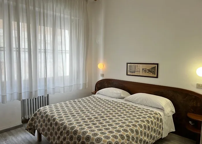 Cecile Hotel 2*