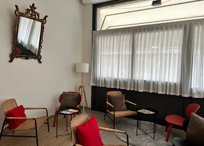 Cecile Hotel 2*