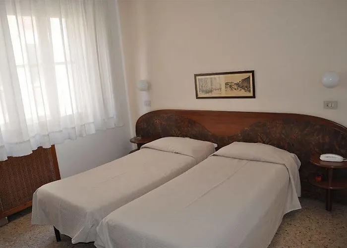 Cecile Hotel Pise