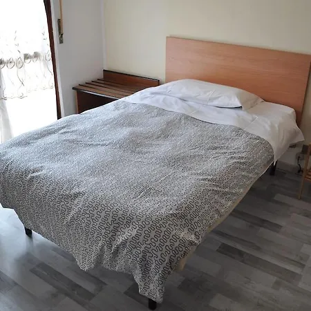 Szálloda Cecile 2*