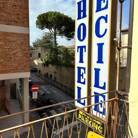 Cecile Hotel