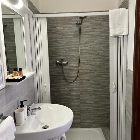 Szálloda Cecile 2*